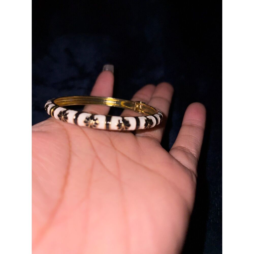 New Black & White Floral Gold Tone Hinged Bangle Bracelet 7"